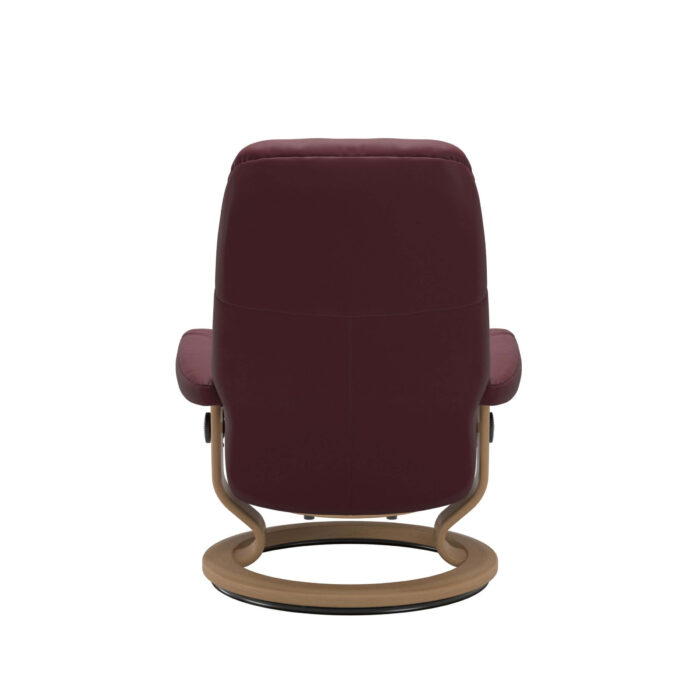 Stressless Sessel von hinten, Modell Consul in Leder Batick bordeaux, Classic Gestell in Holz Eichefarben gebeizt