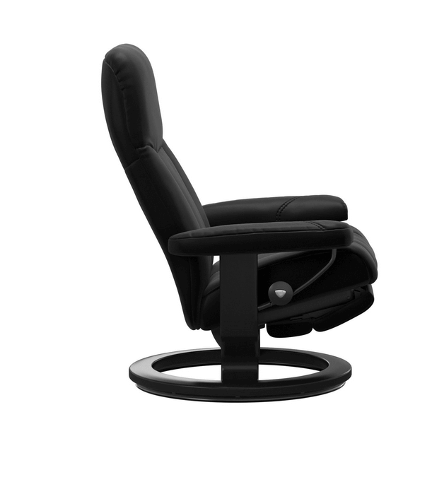 seitliche Ansicht von Stressless Modell Consul Power in Leder schwarz und Holz schwarz
