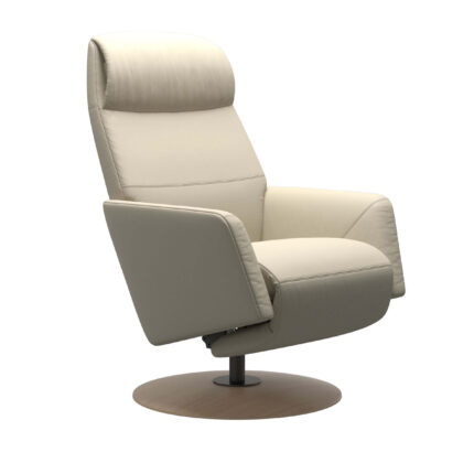Stressless Sessel Scott mit rundem Discbase in eichefarbenem Holz, bezogen in Echtleder Batick cream, mit elektrischer Verstellung